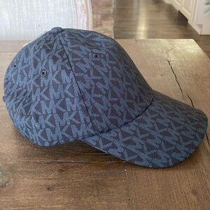 MICHAEL KORS SIGNATURE LOGO BASEBALL CAP NWT